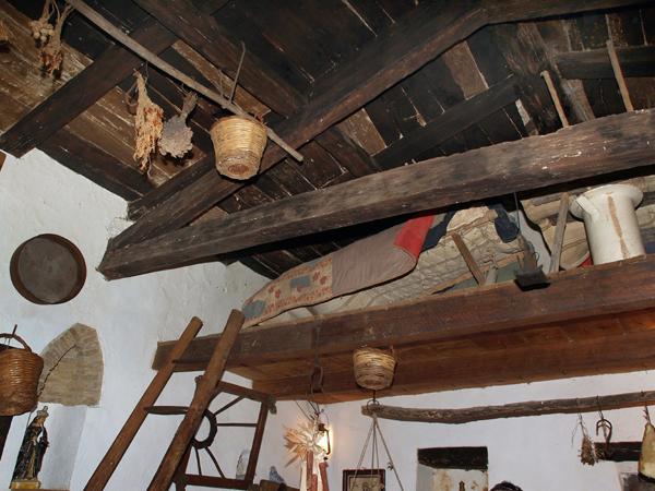 particolare casa contadina.jpg